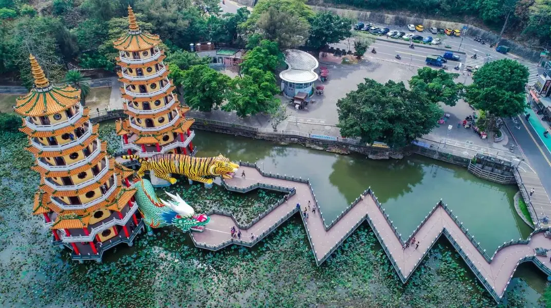 龍虎塔