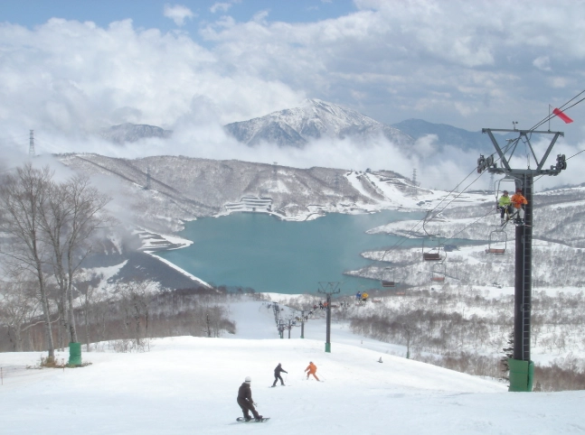 神樂滑雪場租雪具價格 神樂滑雪場租雪具價格