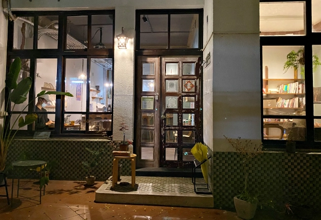 深夜讀書咖啡廳